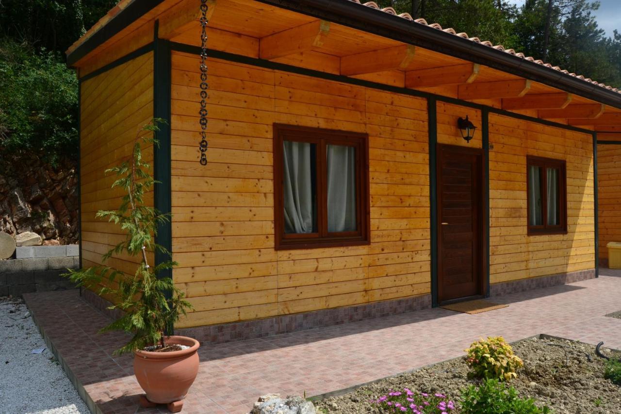 Hotel Pineta Ristorante Country House In Fabriano Campodonico  ห้อง รูปภาพ